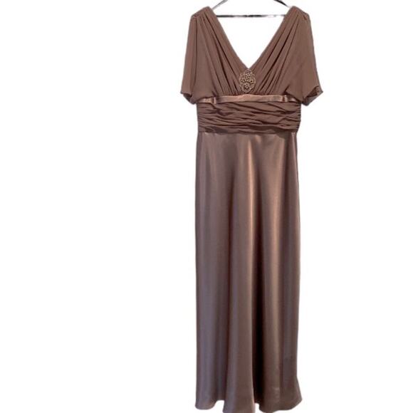 GOWN by Patra. Gorgeous shimmering sexy sophisticated comfortable dress 10
C - Picture 3 of 16